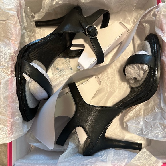Vince Camuto heeled sandals size 7 - Picture 2 of 6